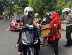 Pemuda Pancasila dan Polres Bulukumba Berbagi 250 Takjil