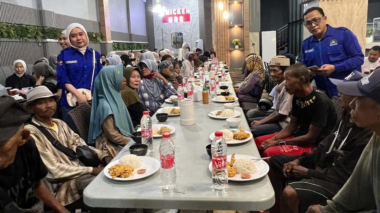 RUMPUN Bulukumba buka puasa bersama kaum dhuafa, Jumat (6/3).