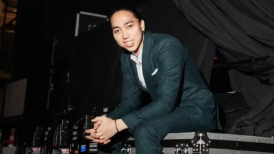 Dandy Panjawi asal Bulukumba lolos Top 11 Indonesian Idol 2026 dan siap tampil di Spekta 5 dengan lagu Queen.