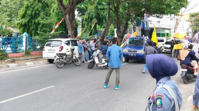 Sopir Travel dan PMII Bulukumba Demo Tolak Bus AKAP