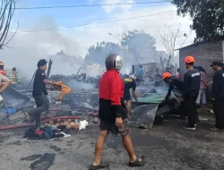 Kebakaran di Pemukiman Padat Bulukumba, 14 Rumah Ludes