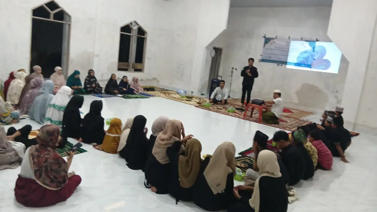 Pelatihan kehumasan bagi remaja masjid di Bangsalayya, Kecamatan Kindang, Kabupaten Bulukumba. Foto Kemenag Bulukumba