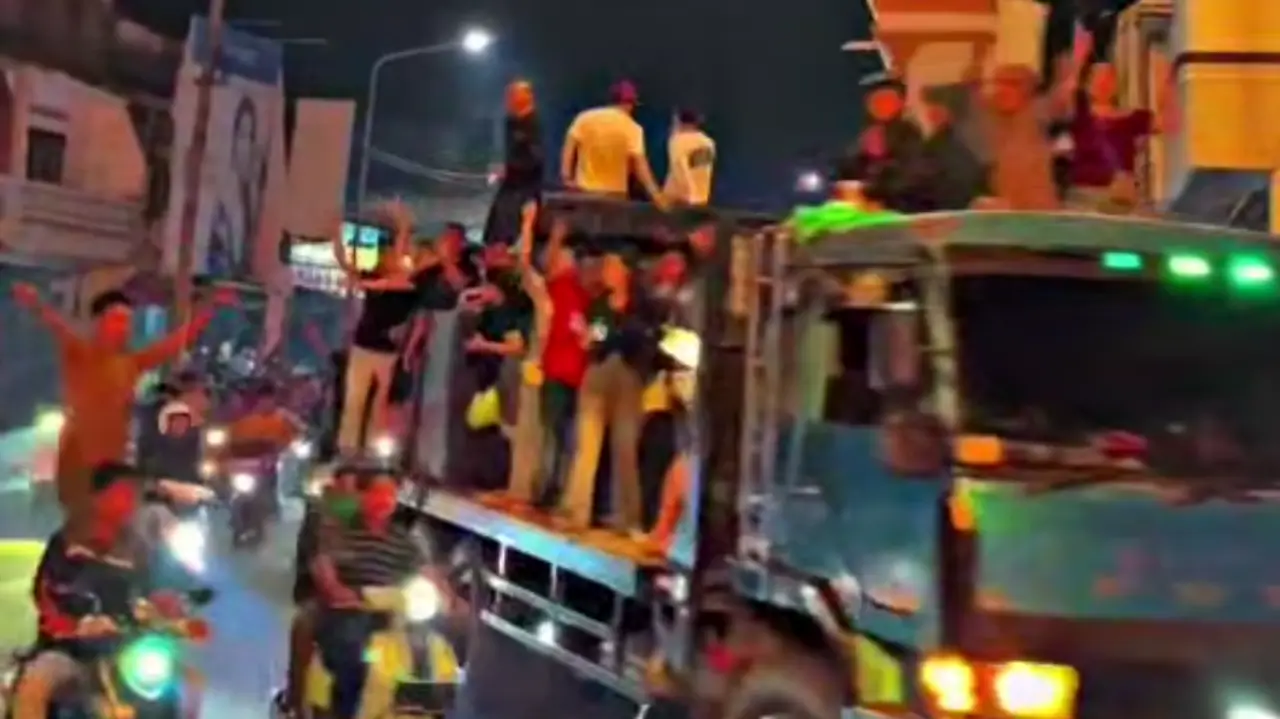 Ribuan peserta komunitas mobil Bulukumba gelar Sahur On The Road dengan konvoi, musik lokal, dan aksi sosial di Ramadan 1447 H. Foto Dok Ekii Saputra