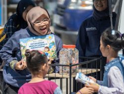 Sofi Azilan Aini memberikan penjelasan tentang Mikroplastik