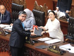 Aturan Baru Ketenagakerjaan: Tahan Ijazah Resmi Dilarang, Pesangon Diberi Kepastian