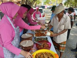Sasar Pekerja Jalanan di Pasar Tua, Polres Bulukumba Gelar Aksi Makan Gratis