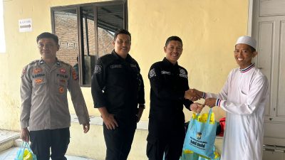 Humas Polres Bulukumba Salurkan Sembako Jelang HUT ke-75